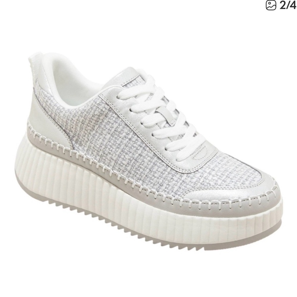 Universal Thread silver metallic & white tweed sneakers size 8 1/2